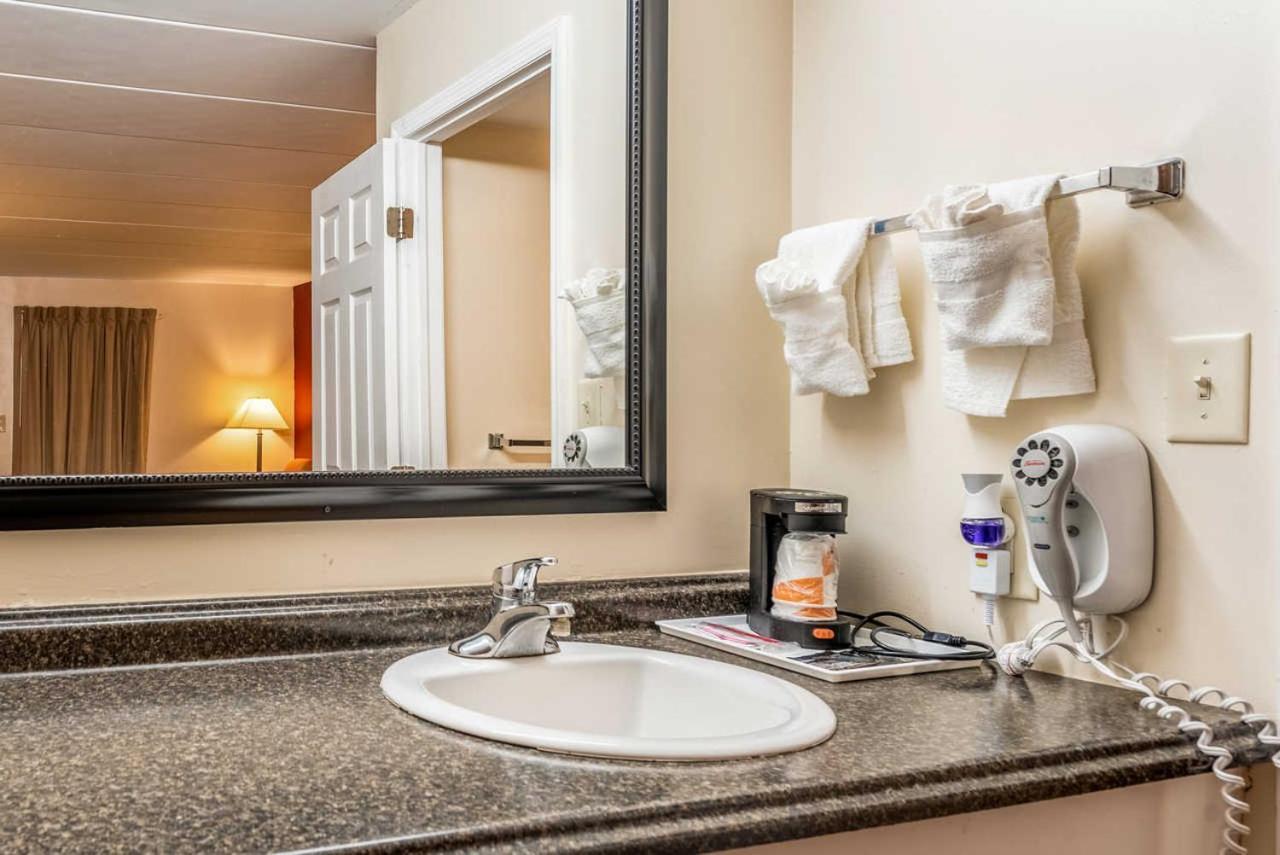 Econo Lodge Franklin Eksteriør bilde