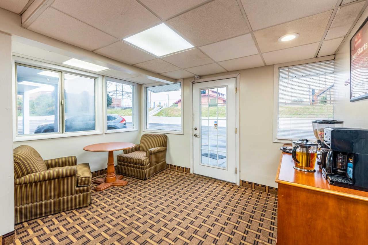 Econo Lodge Franklin Eksteriør bilde