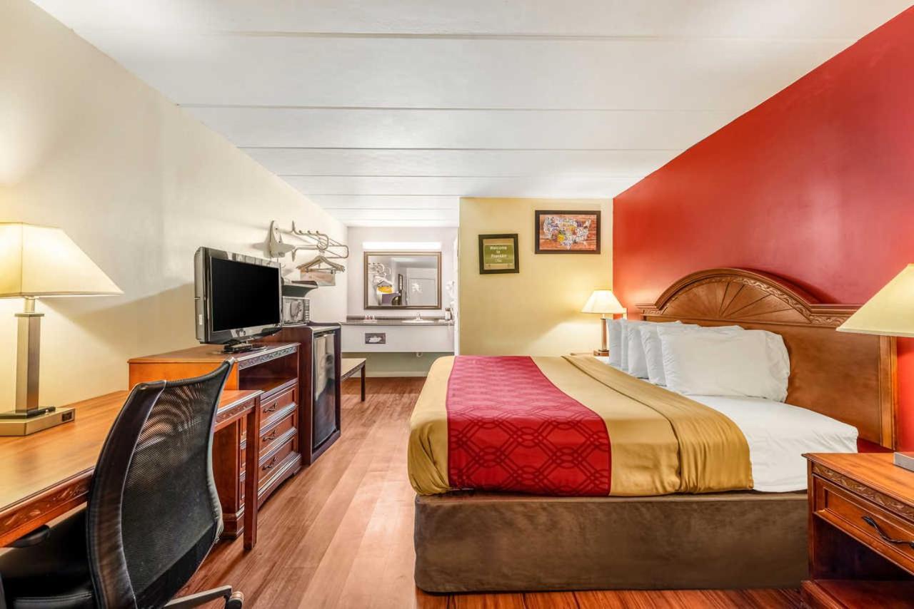 Econo Lodge Franklin Eksteriør bilde