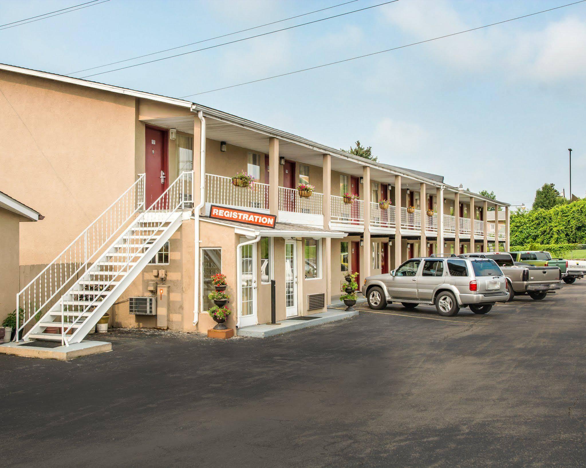 Econo Lodge Franklin Eksteriør bilde