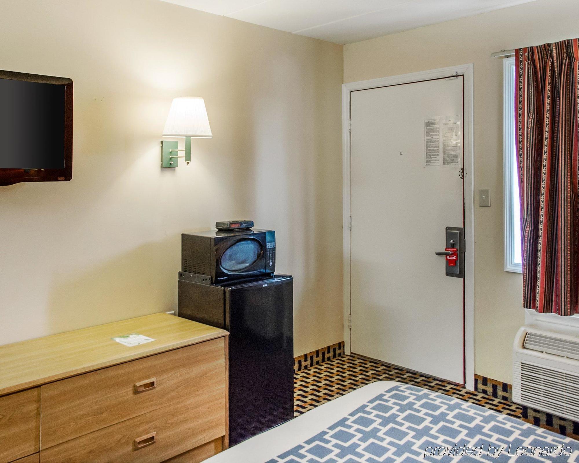 Econo Lodge Franklin Eksteriør bilde